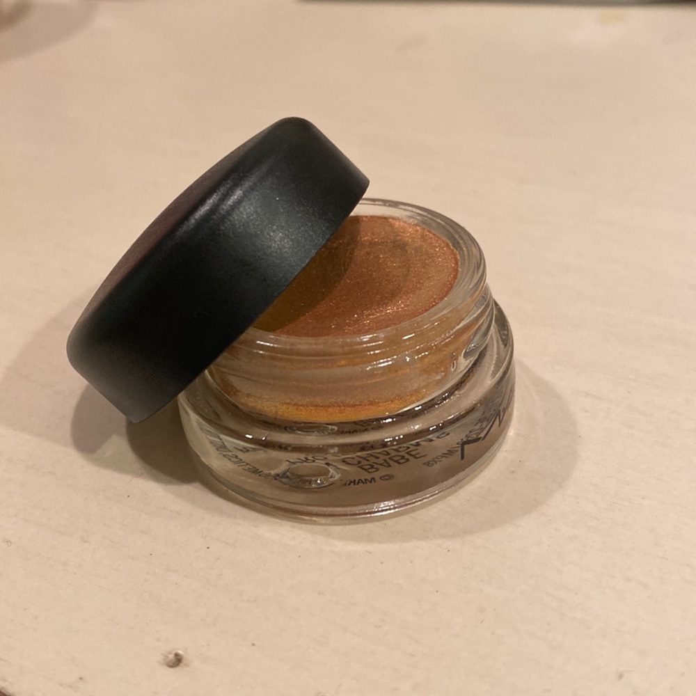 Babe in charms pro longwear paint pot eyeshadow by Mac